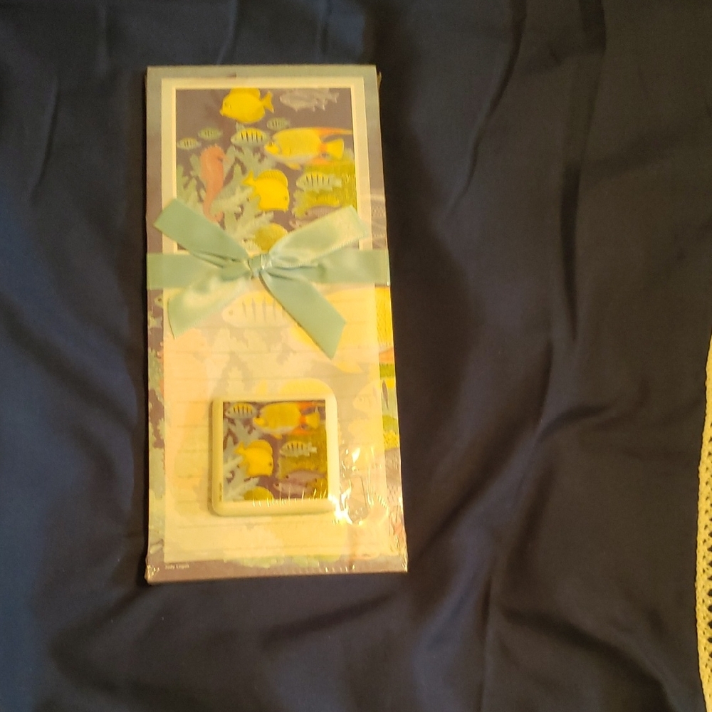 NWT-Notations Ceramic Magnet & Magnetic Note Pad with Blue Accent